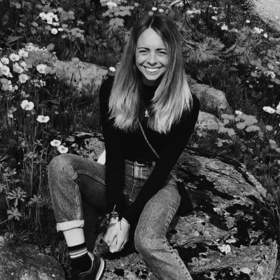Julia Holmes
